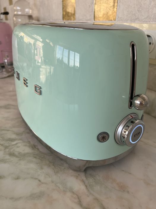 Тостер Smeg б/у мʼятного кольору