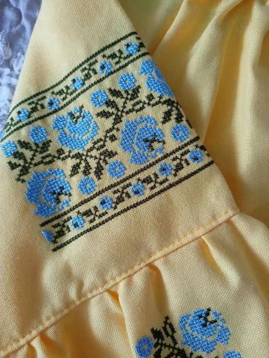 Жіноча вишиванка