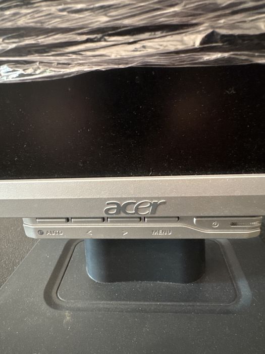 Monitor Samsung, Acer
