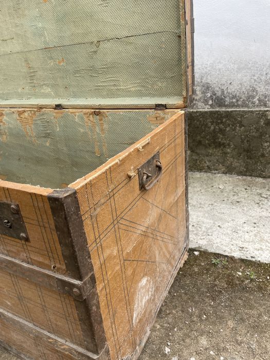 Mala antiga / Baú