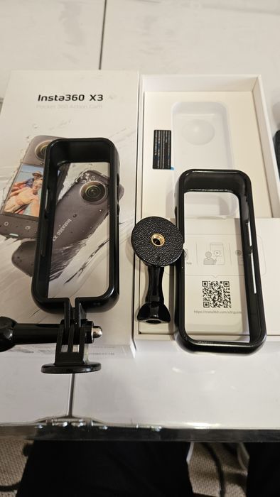 Insta 360 X3 екшн камера комплект, батареї