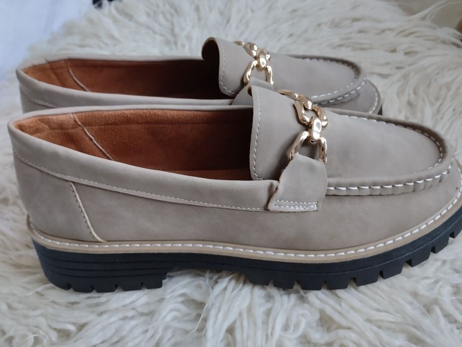 Buty 42 polecam Nowe