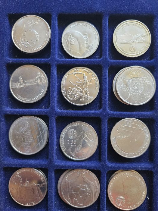Vendo moedas Comemorativas UNC 2,5€