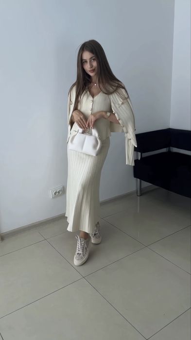 Сукня з комірцем для дівчинки