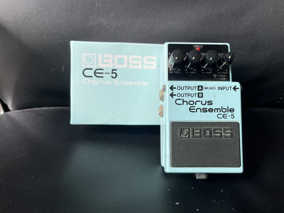Pedal Boss CE-5 chorus ensamble