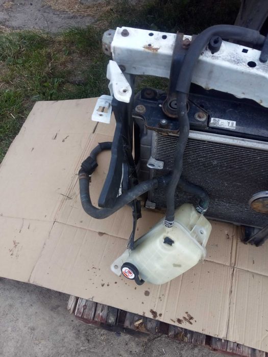 toyota AVENSIS T27  chłodnice wentylatory pas przód 1,6 2,0 ON 15-18