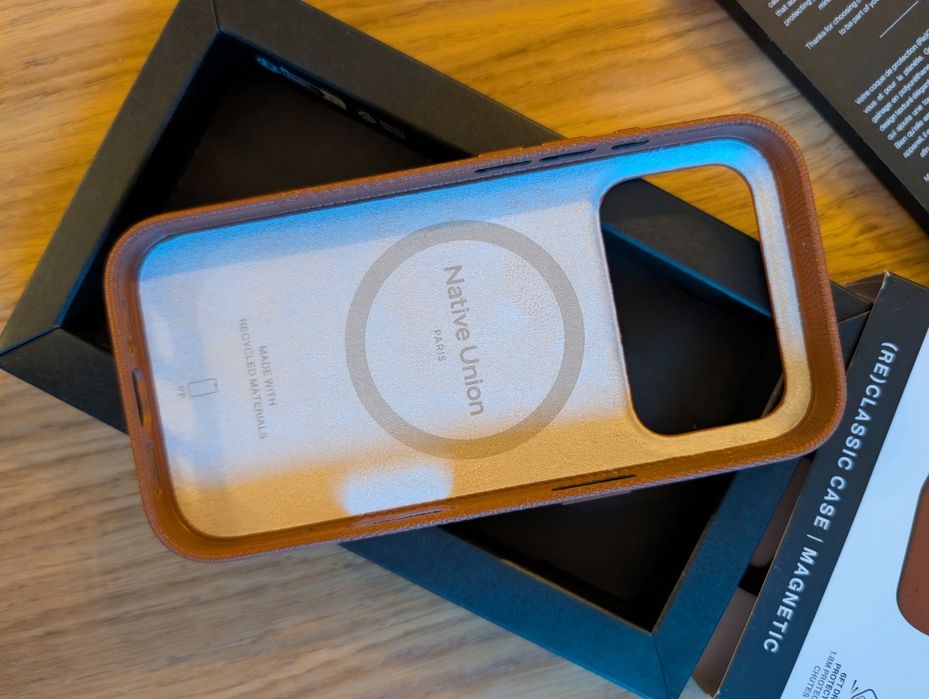 Native Union Classic Case tan do iPhone 17 Pro