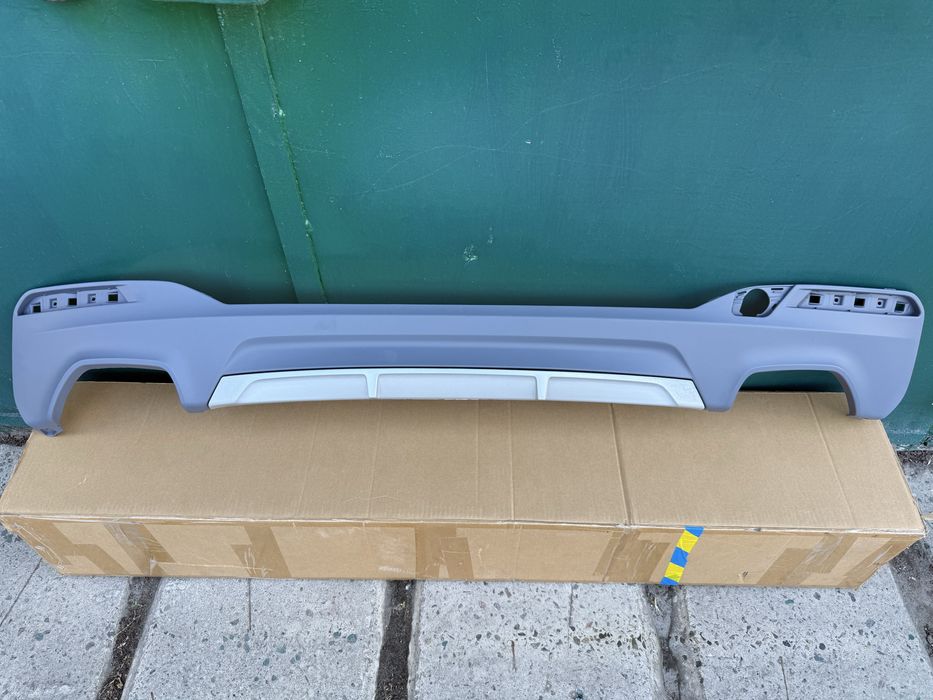 Накладка заднего бампера BMW G30 м-пакет. Дифузор