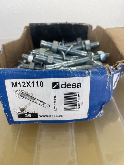 Vendo parafusos novos