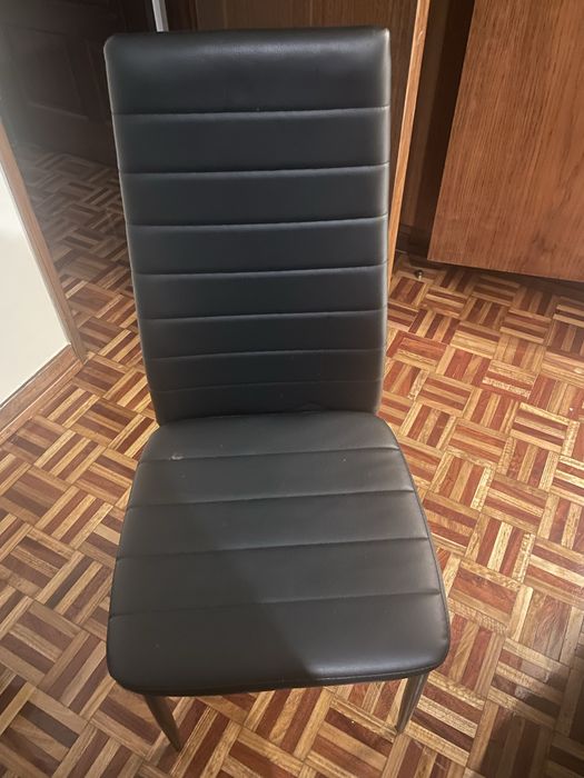 Mesa de jantar com 6 cadeira