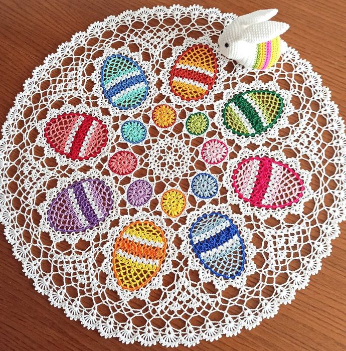 serwetka szydełkowa Wielkanocne Pisanki koronkowe arcydzieło 3