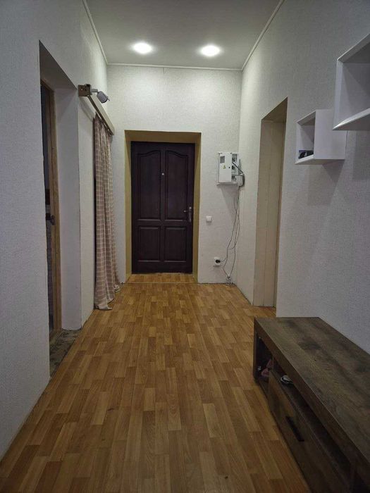 Продам 3-х кімнатну квартиру 82м з високою стелею і автономне опалення