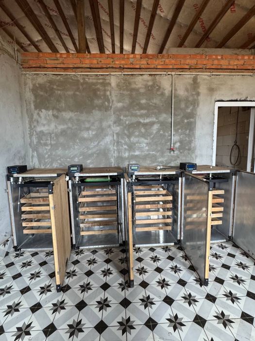 Автоматический инкубатор на 500 яиц - 4 шт. в идеальном состоянии!