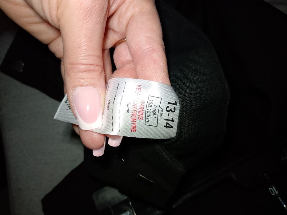 Eleganckie czarne spodnie 158