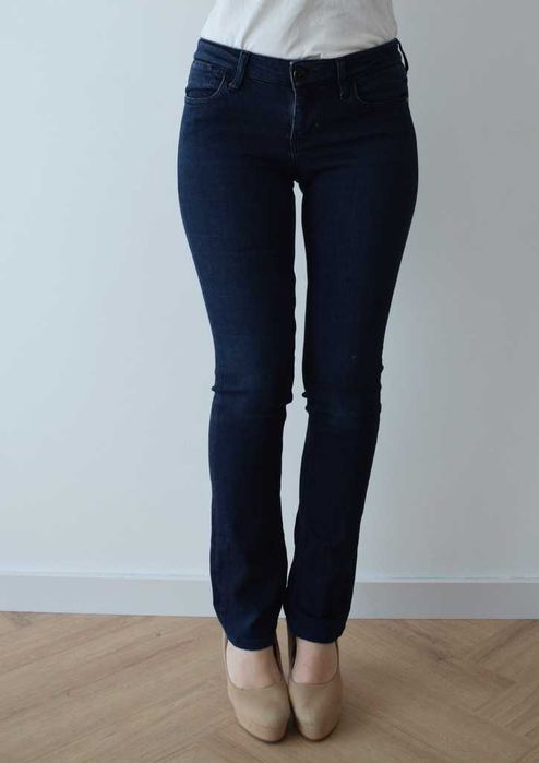 Guess spodnie proste wysoki stan jeansy Nicole Gigarette w28