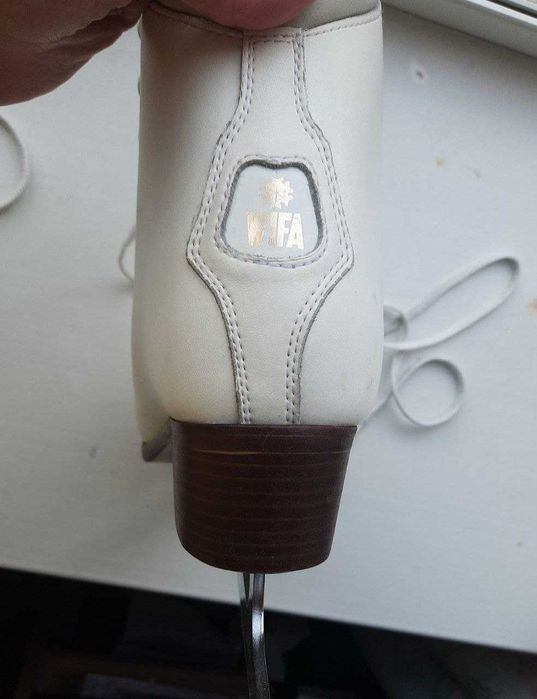 Продам фигурные коньки WIFA "Champion Light"