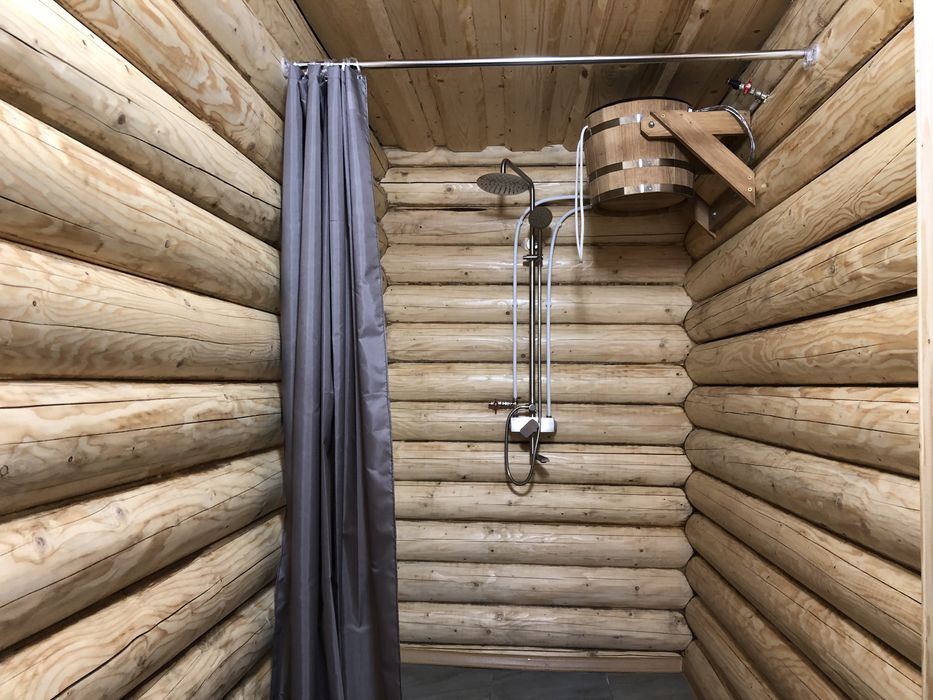 Відпочинок в Карпатах, Лазещина