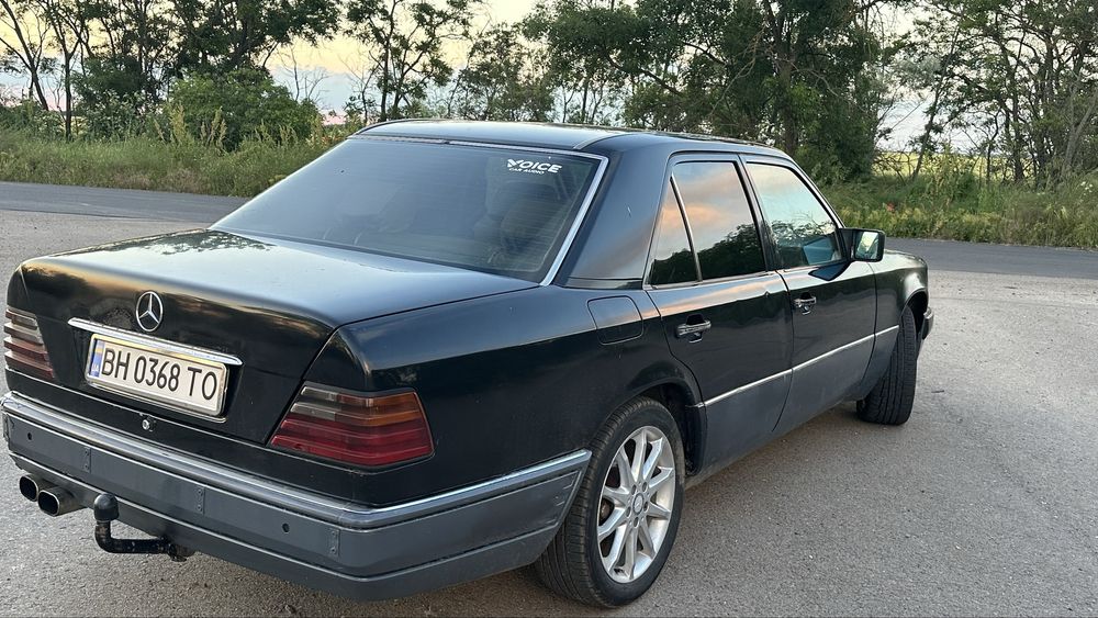 Mercedes-Benz E-Class W124