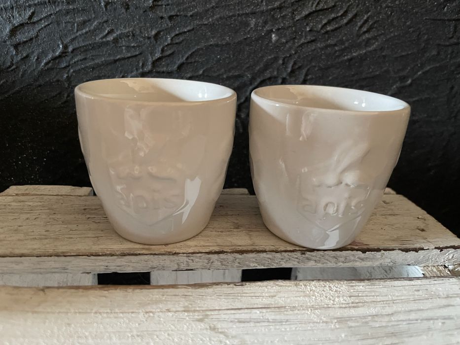 Dwie ceramiczne czarki miseczki osłonki Apis