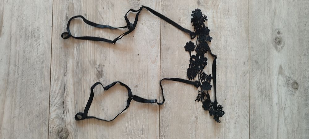 Pas do pończoch korona