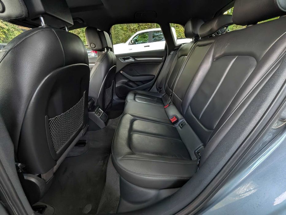Audi A3 e-tron      2016