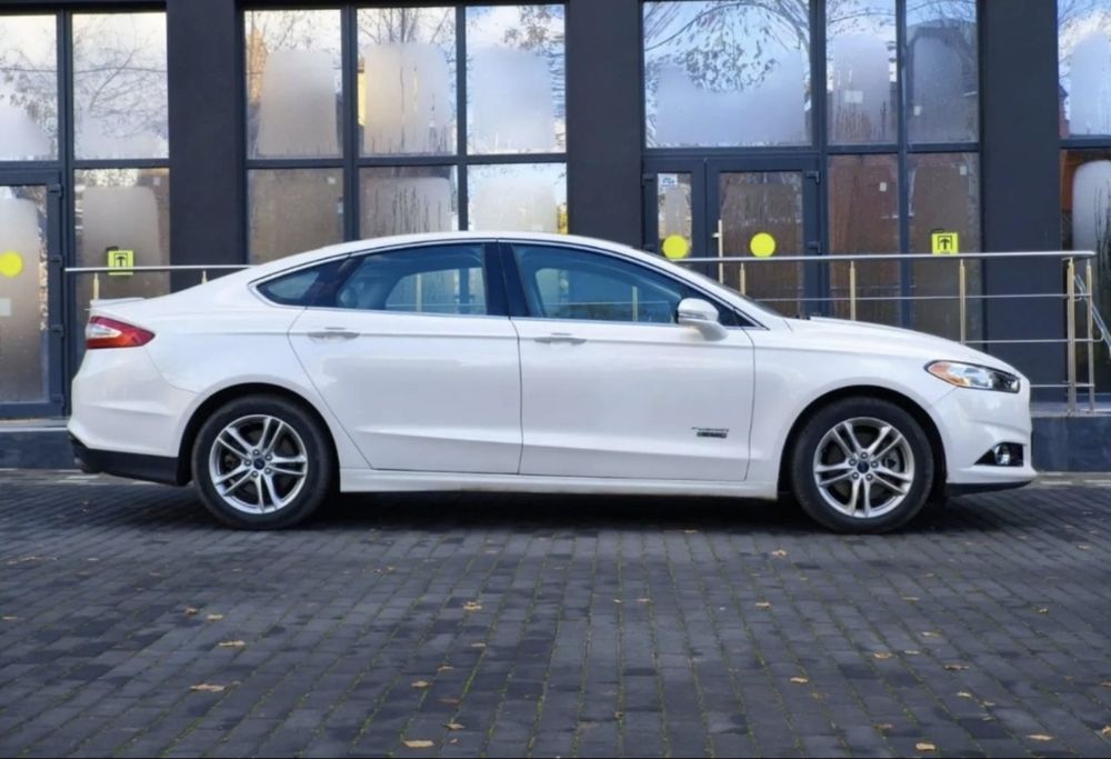 Аренда авто ,с выкупом, Форд Фьюжн гібрид, Лексус UX гібрид