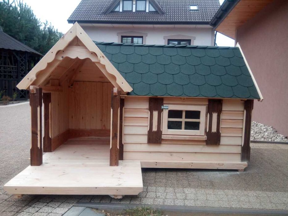 Góralska buda dla psa z bali owczarek