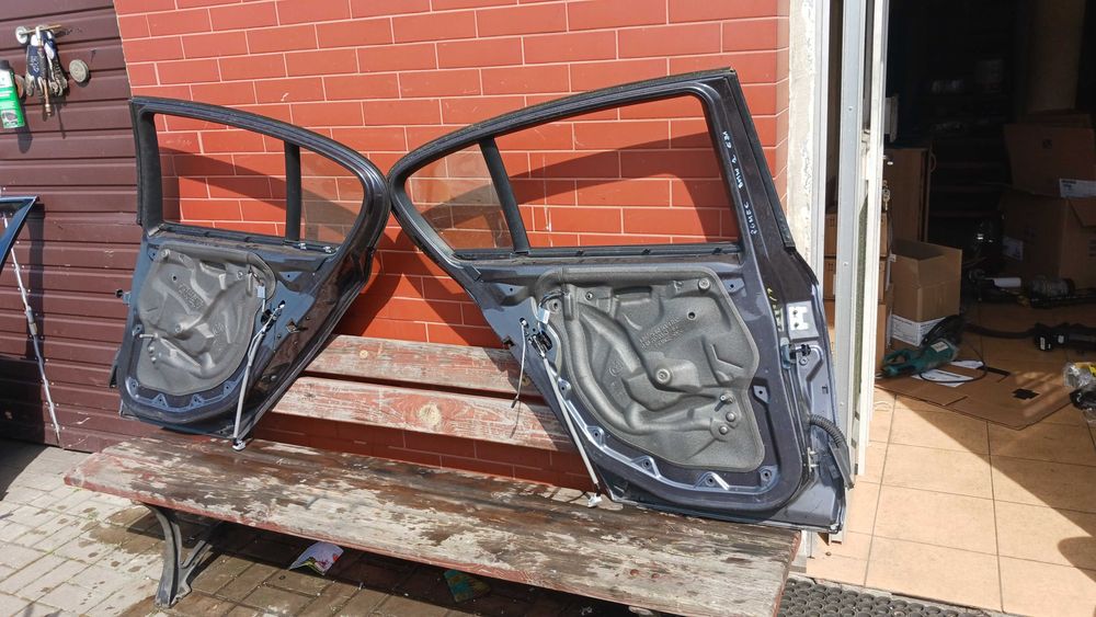 BMW 1 E81 drzwi lewe tył pod kolor A22/7