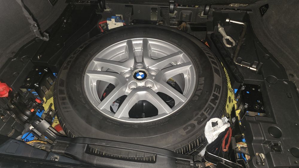 Продам BMW e53 3.0d base 2006 року.