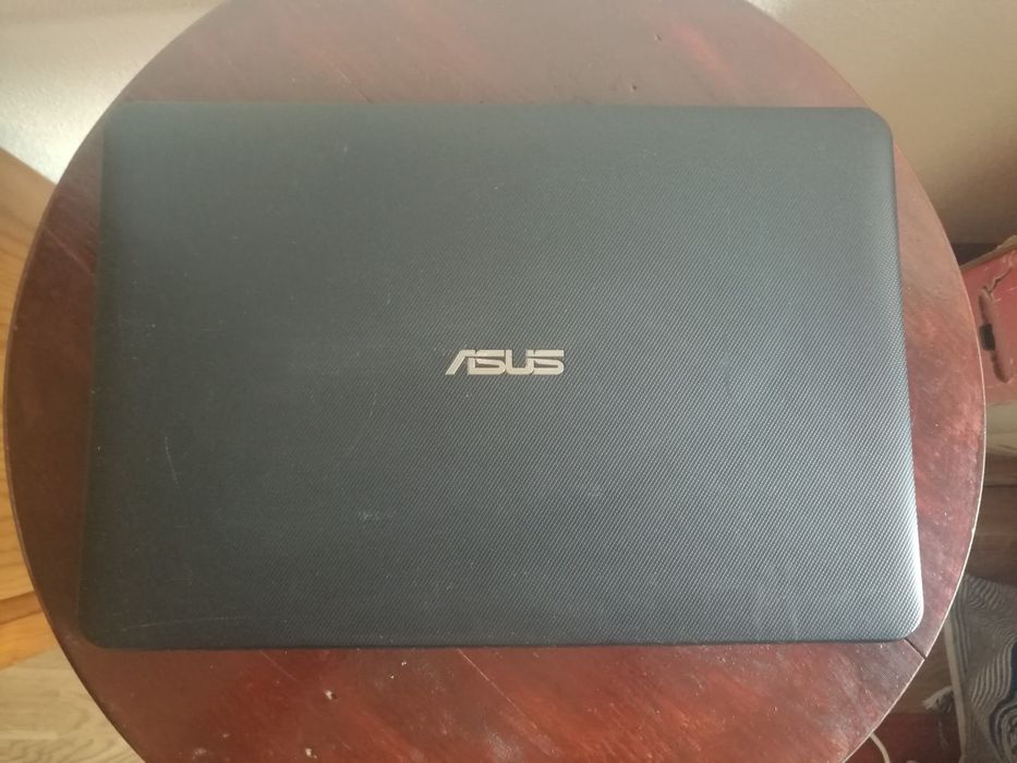 Portátil ASUS i3