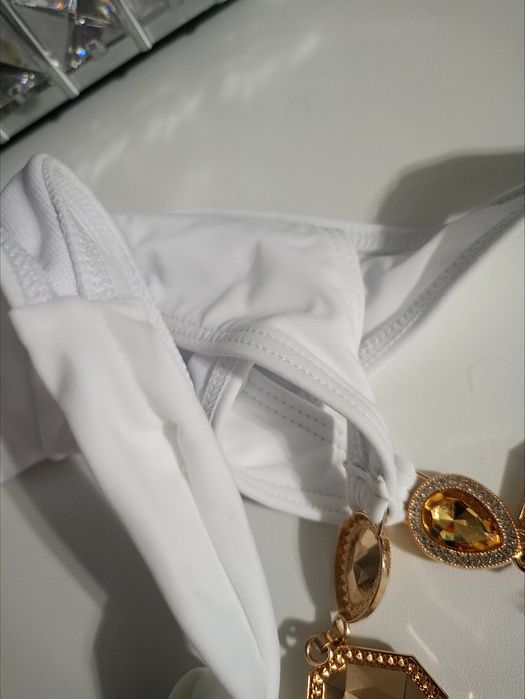 Bikini strój kąpielowy biały cyrkonie kamienie kryształki