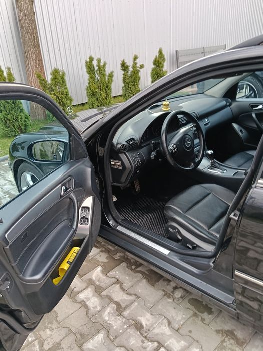 Продам MERCEDES   C-220