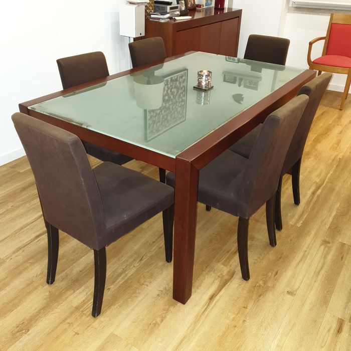 Mesa de jantar em cerejeira e vidro