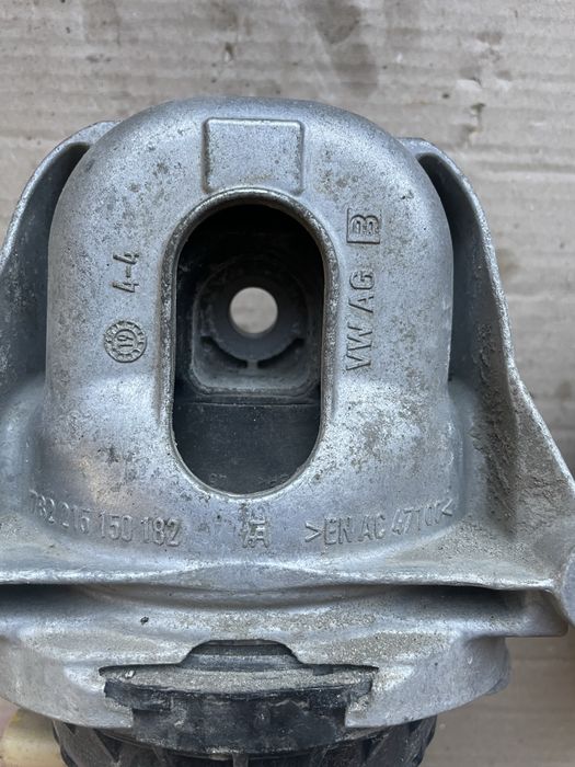 Подушка (опора) двигателя Audi , VW , Porsche