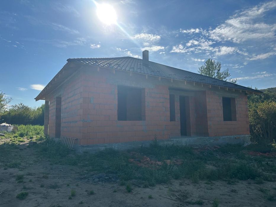 Будинок/ недобудова у селі Невицьке, 10 соток землі