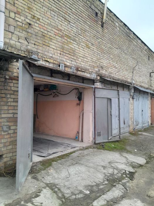 Гараж приватизований, пл 22,2 м2. Cирецька, 39. без торгу