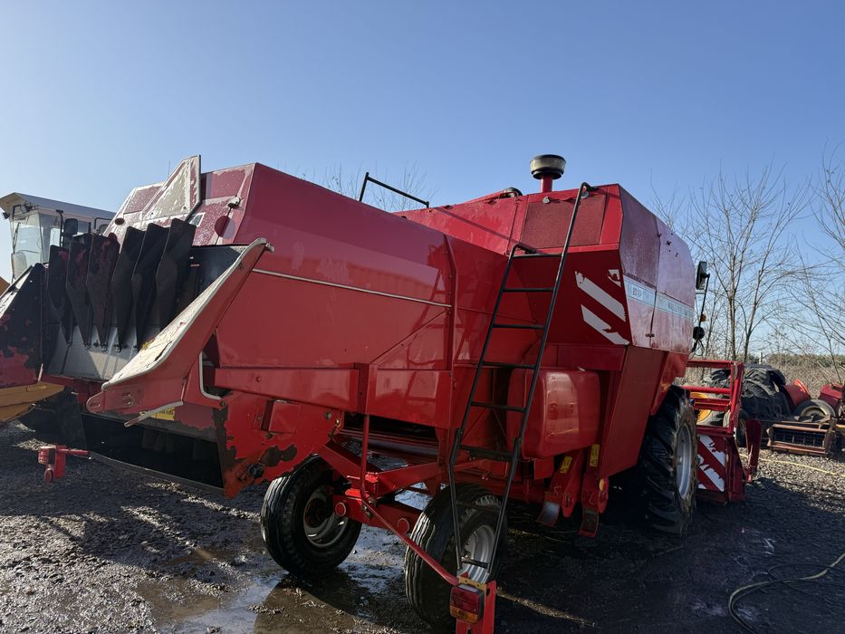 Зернозбиральний комбайн Massey Ferguson 20XP