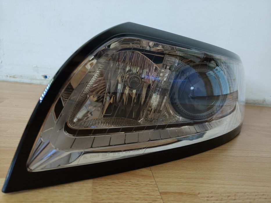 Volvo S40 V50 reflektor lampa lewa bi xenon IDEALNA !