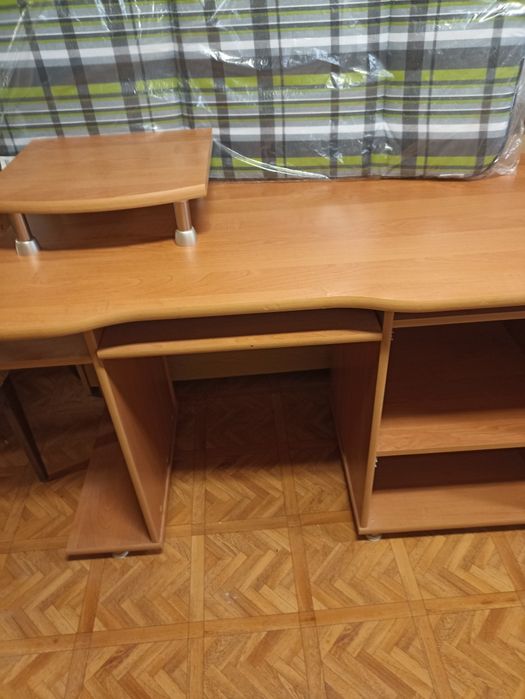 Biurko młodzieżowe