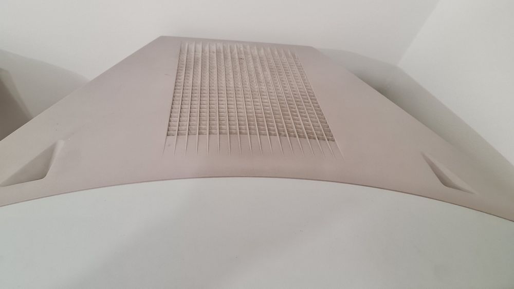 Vendo tv sony a funcionar muito bem. Inclui comando