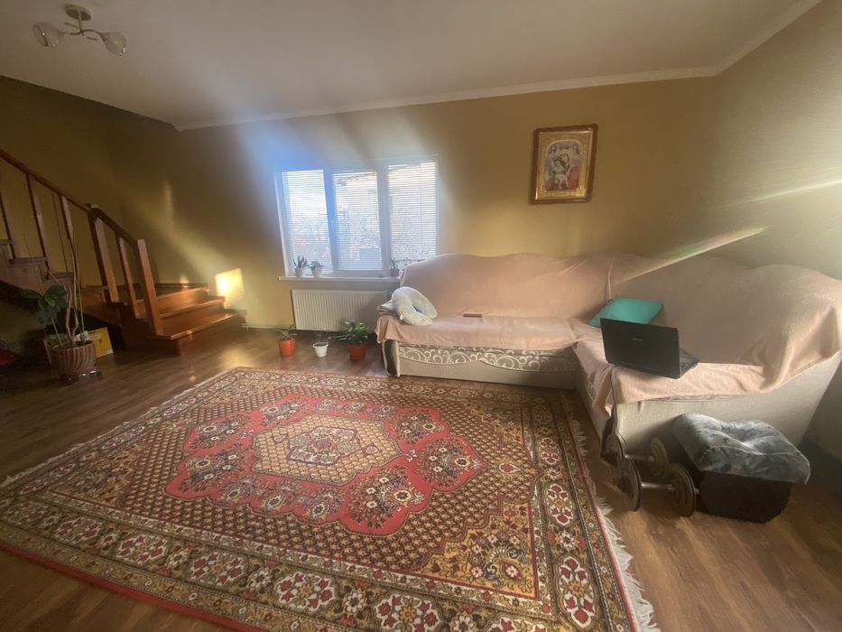 Окремий будинок в Бучі з ремонтом, меблями і технікою