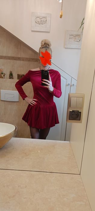 Sukienka pluszowa czerwona 36