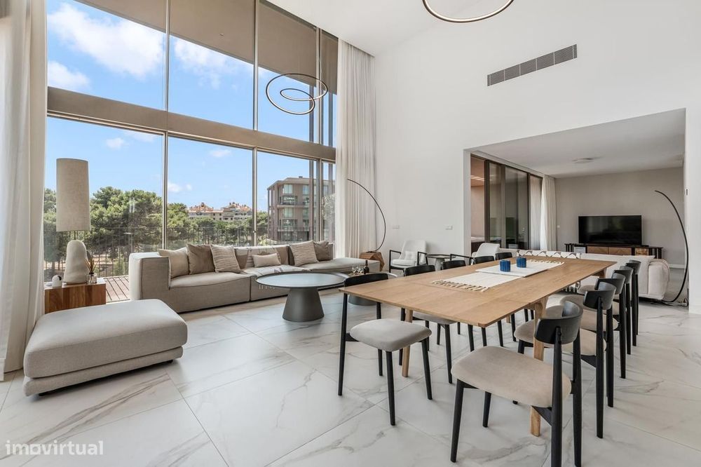 Duplex T4 com piscina, Cascais