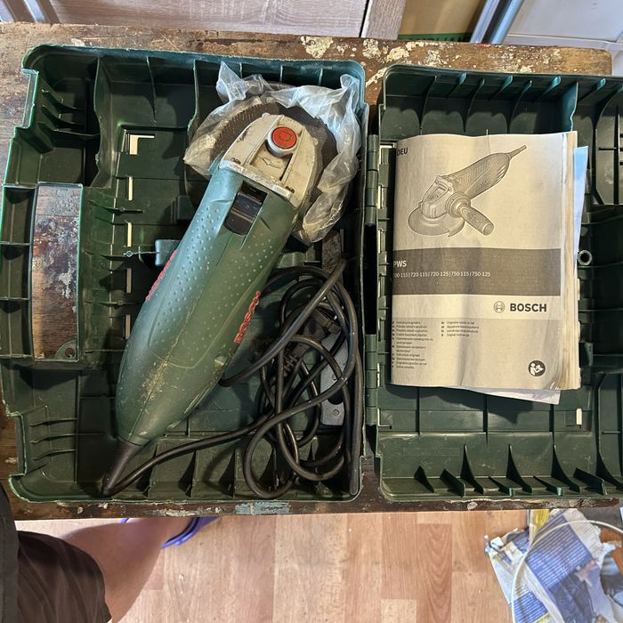 Кутова шліфманина (болгарка) Bosch PWS 750-125