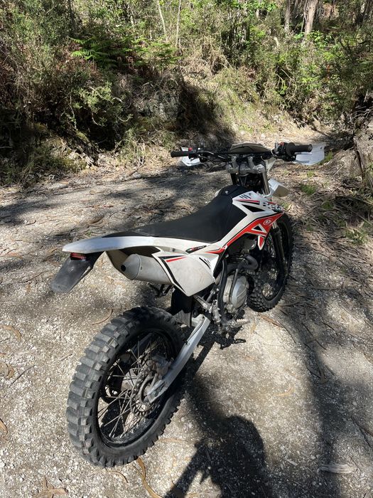 Beta RR 125 Enduro 4T 2014 – Matriculada (Carta A1)