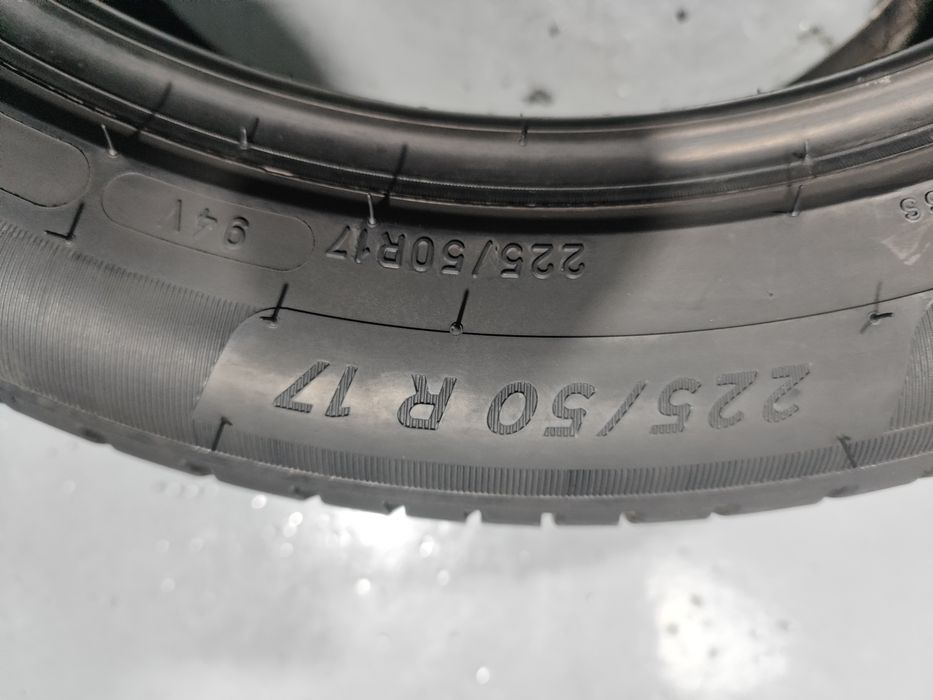 2 pneus semi novos 225-50R17 Michelin - Oferta da entrega