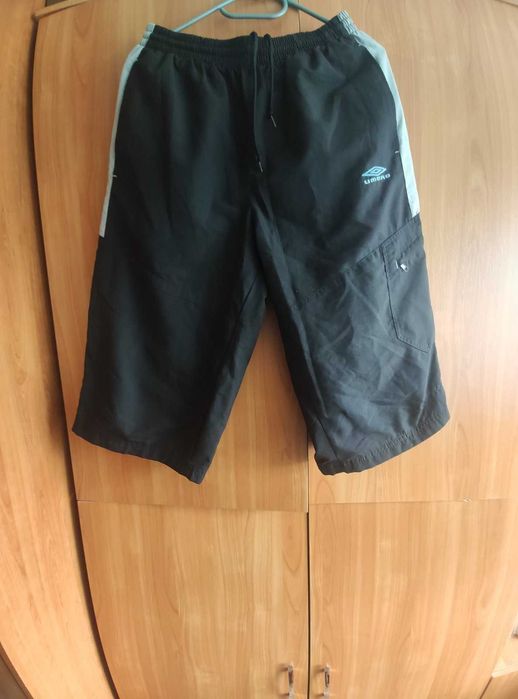 Spodenki / szorty 3/4 męskie, czarne,  UMBRO ,rozmiar M, używane