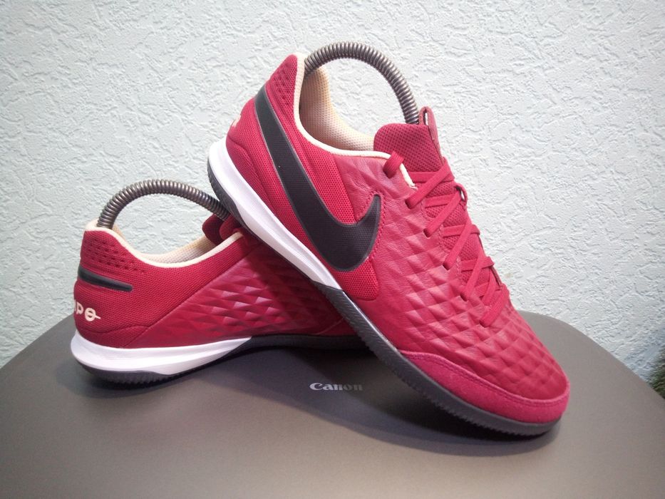 Футзалки сороконожки Nike