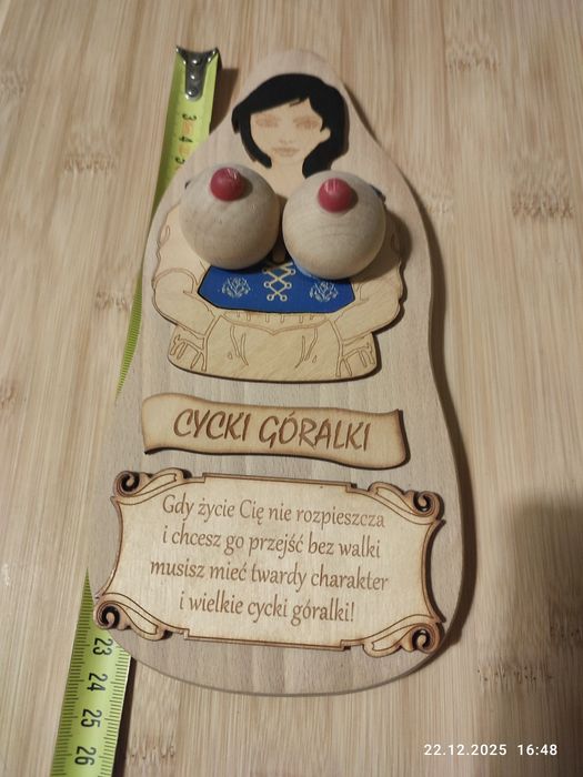 Drewno rzeźba cycki góralki duża
