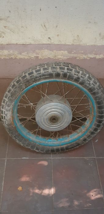 колесо R18 с покрышкой иж бу